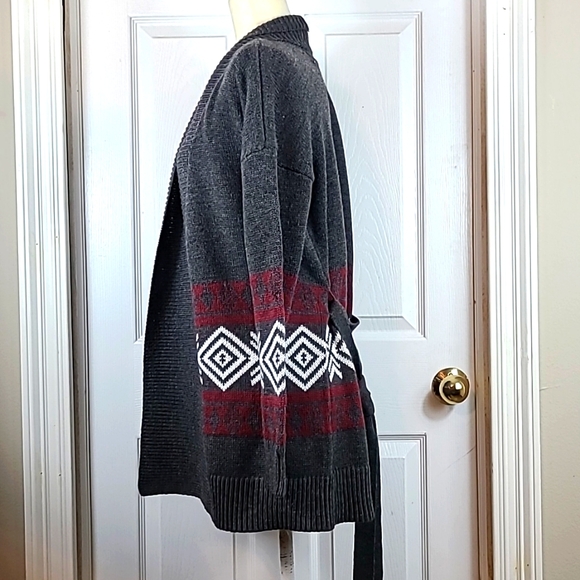 Pink Rose Southwestern Design Cardigan - Picture 6 of 11